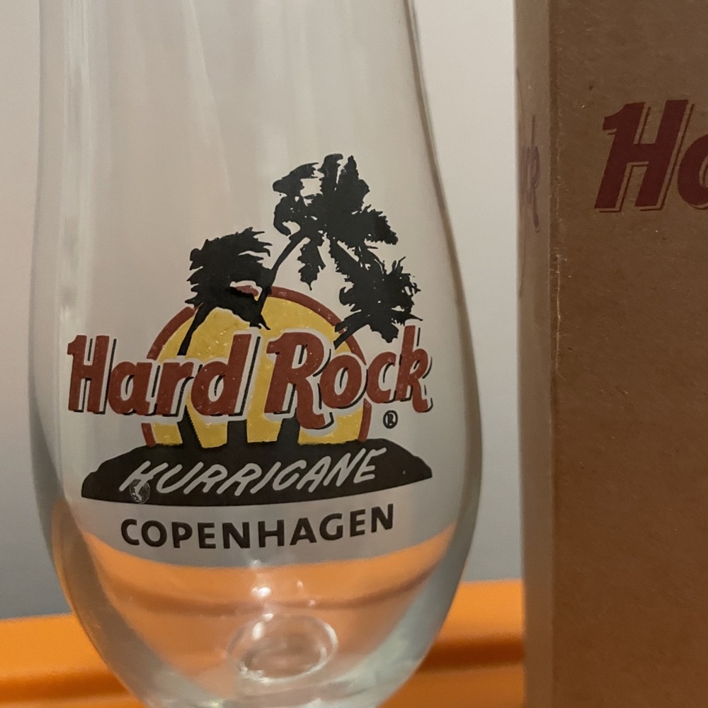 HARD ROCK CAFE Copenhagen Vintage 9.5" Hurricane Glass Original Box Excellent - Picture 2 of 5
